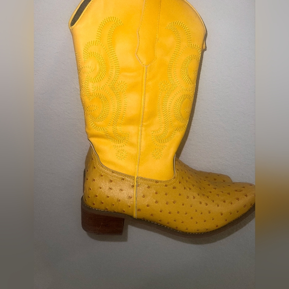 Vibrant Butter Yellow Ostrich Textured Men Cowboy Boots - Picture 3 of 4